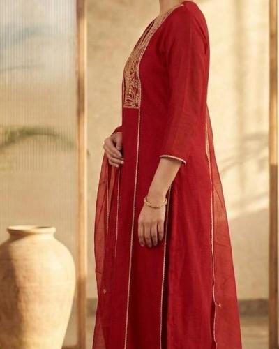 Zari Embroidered Muslin Stitch Red Suit